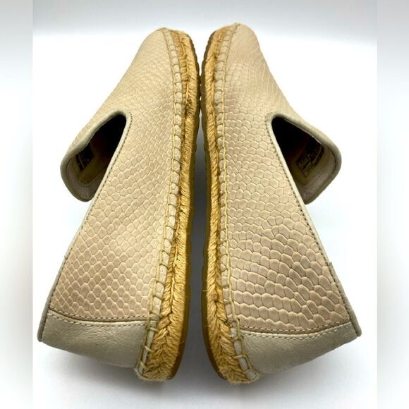 UGG Australia Beige Metallic Espadrille Flats SZ 8/250 - Picture 10 of 12